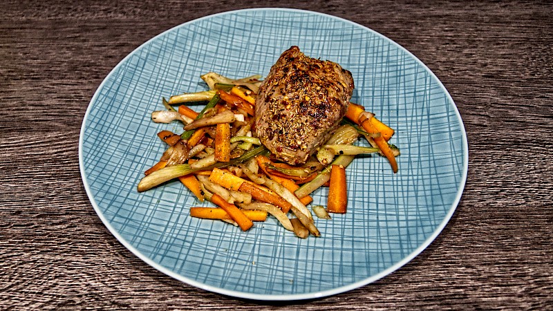 Steak auf Karotten-Fenchel-Gemüse