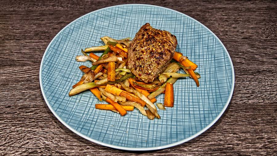 Steak auf Karotten-Fenchel-Gemüse