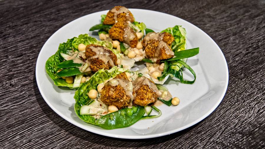 Knusperhähnchen mit Erdnuss-Sauce