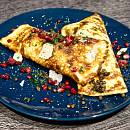 Parmesan-Pfannkuchen mit Linsen-Champignon-Füllung