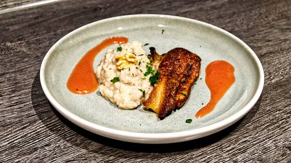 Entenbrust auf Walnuss-Selleriepüree mit Pflaumensauce