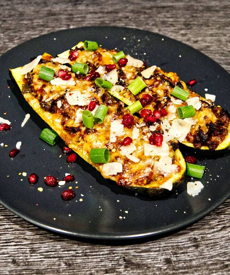 Gefüllte Ofen-Zucchini