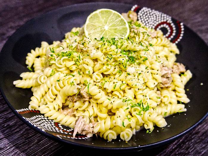 Fussili mit Thunfisch-Limetten-Sauce und Parmesan