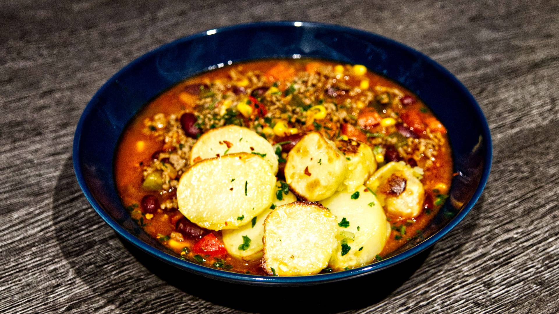 Feuriges Chili con Carne mit Kartoffel-Kick