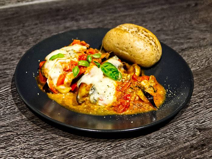 Überbackener Auberginen-Traum mit Gorgonzola-Kick