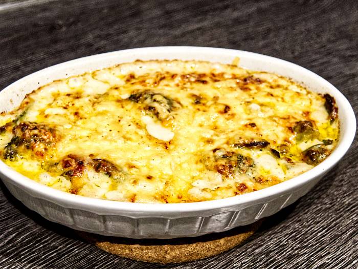 Brokkoli-Gratin mit Speck & Bergkäse